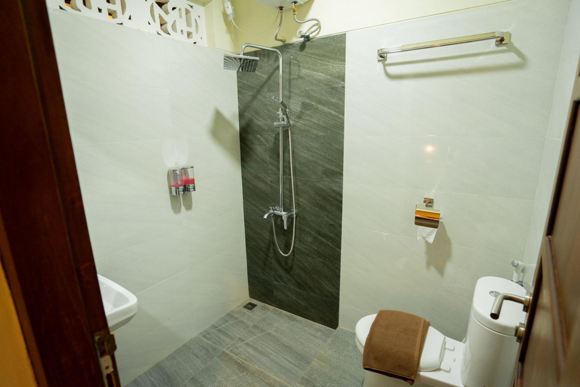 Yuwono Hotel & Villa Malioboro 요그야카르타 외부 사진