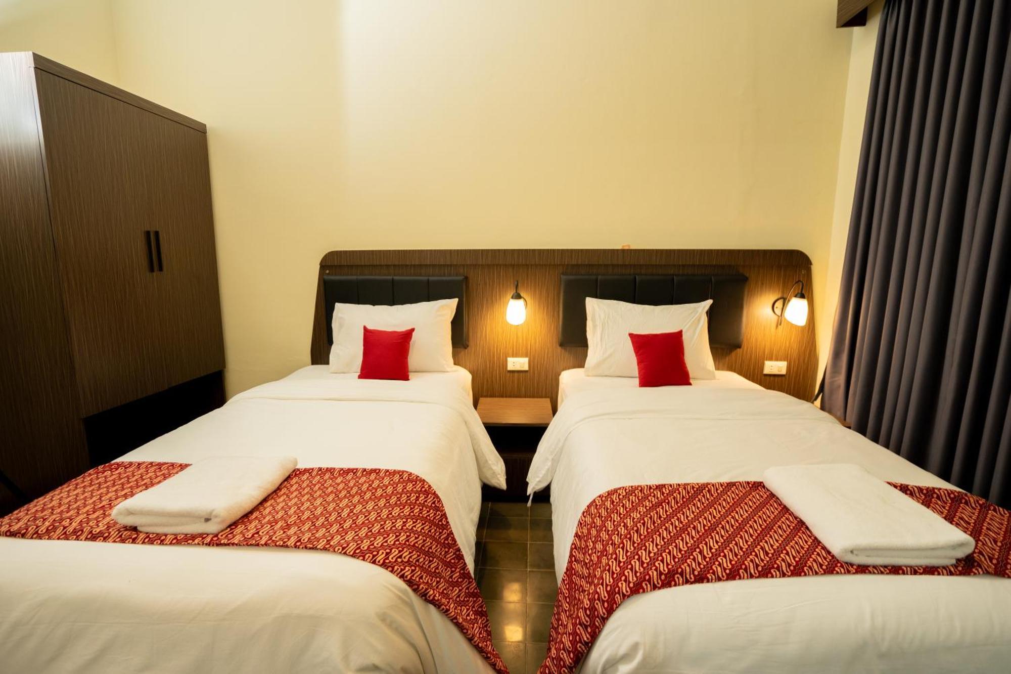 Yuwono Hotel & Villa Malioboro 요그야카르타 외부 사진