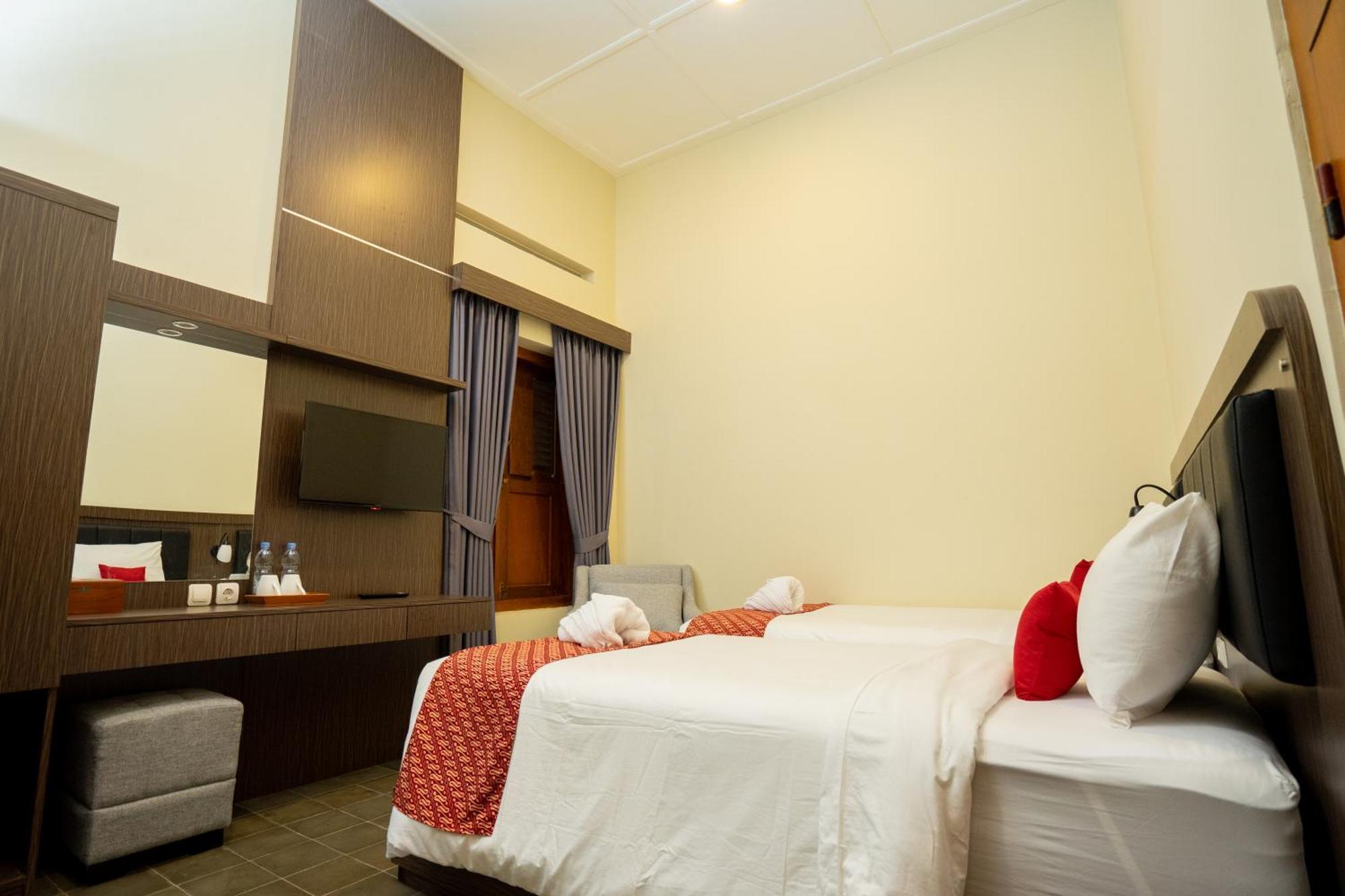 Yuwono Hotel & Villa Malioboro 요그야카르타 외부 사진