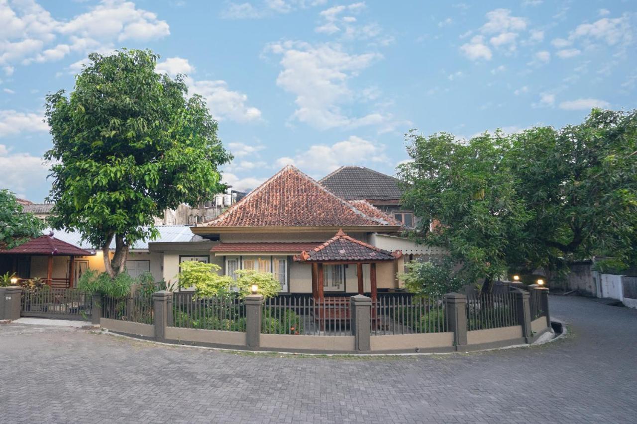 Yuwono Hotel & Villa Malioboro 요그야카르타 외부 사진